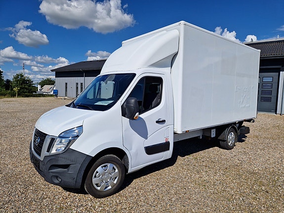 Nissan NV400