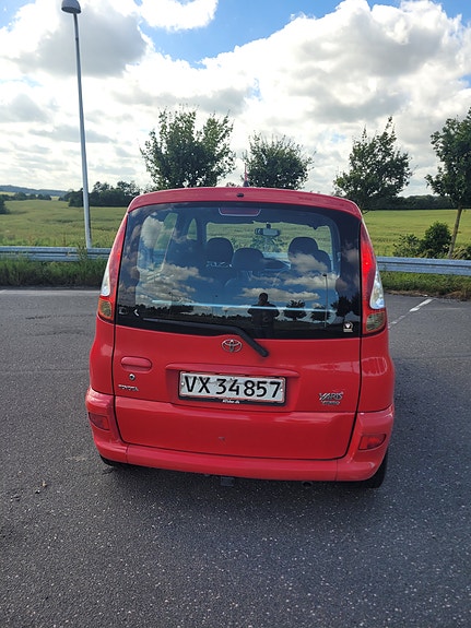 Toyota Yaris Verso 2004 photo 4