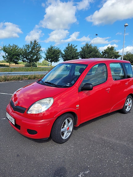Toyota Yaris Verso 2004 photo 3