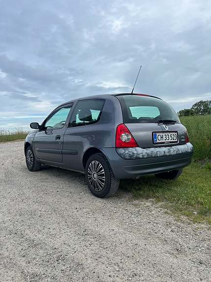 Renault Clio Ii 2006 photo 3