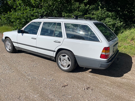 Mercedes 230 TE til salg hos Nabilli