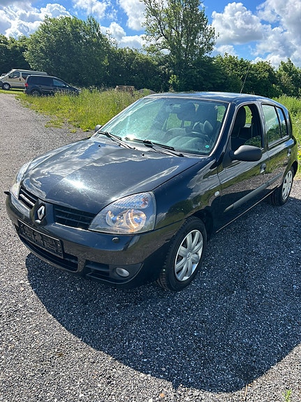 Renault Clio Ii 2009 photo 3