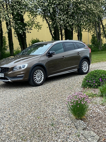 Volvo V60 Cross Country til salg hos Nabilli