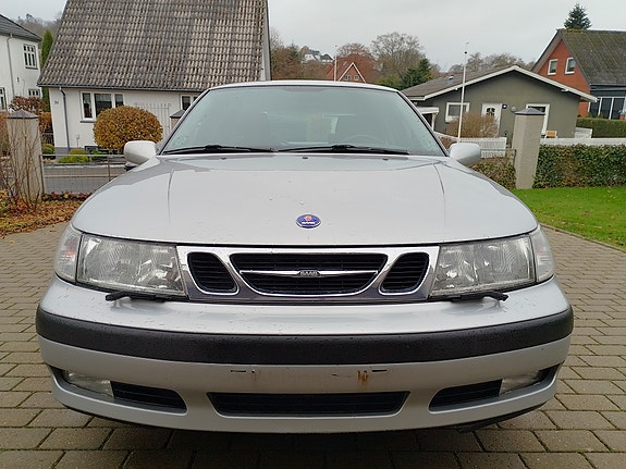 Saab 9-5 1999 photo 2