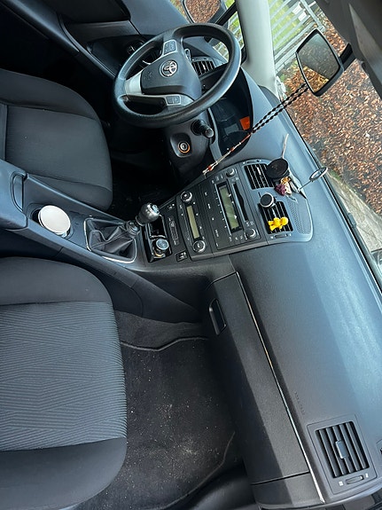Toyota Avensis til salg hos Nabilli