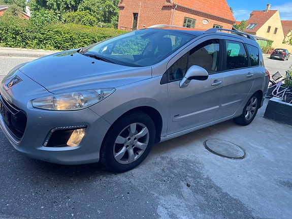 Peugeot 308 2011 photo 3