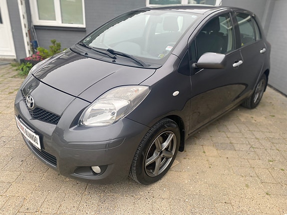Toyota Yaris 2010 photo 3