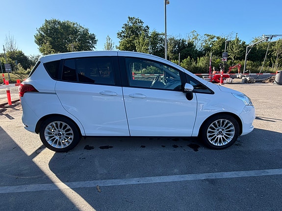 Ford B-MAX til salg hos Nabilli