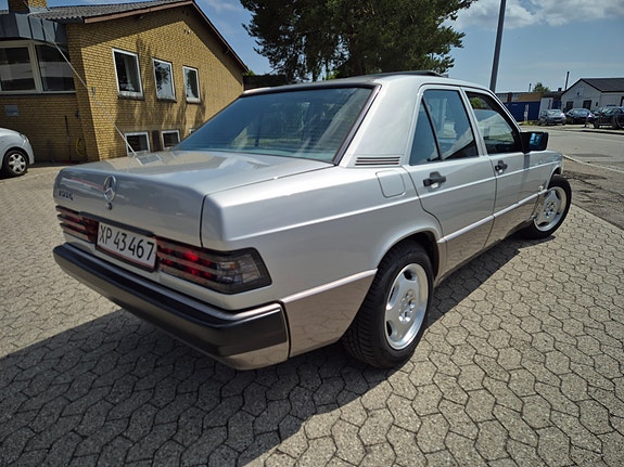 Mercedes-Benz 190 E 1990 photo 3
