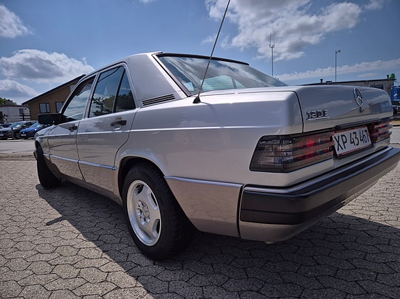 Mercedes-Benz 190 E 1990 photo 4