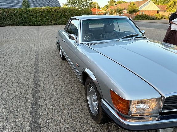 Mercedes-Benz 350 Slc 1974 photo 2