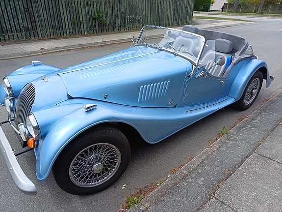 Morgan Plus 8 1981 photo 2