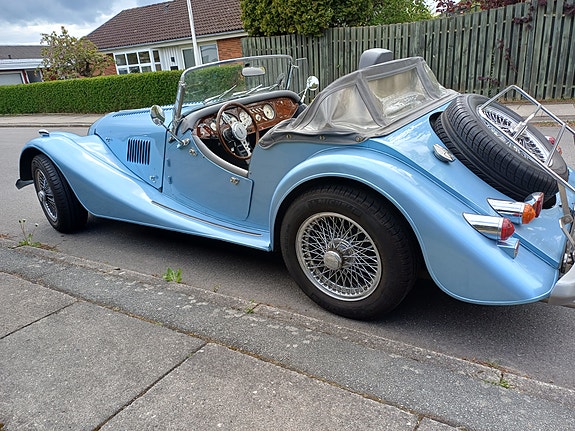 Morgan Plus 8 1981 photo 4