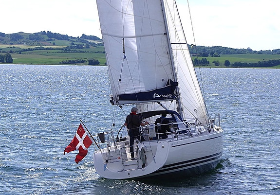 Arcona 370
