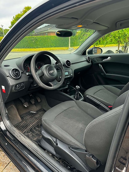 Audi A1 2011 photo 5