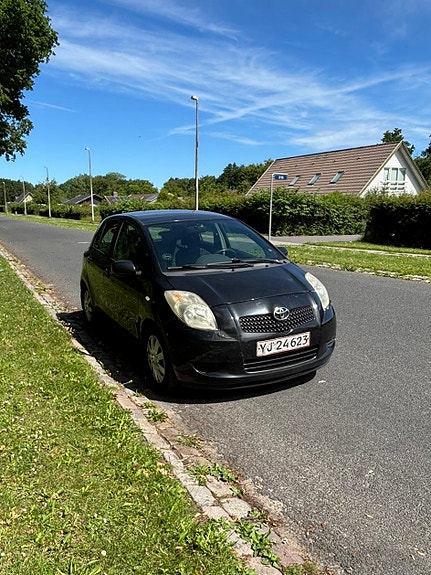 Toyota Yaris 2006 photo 2