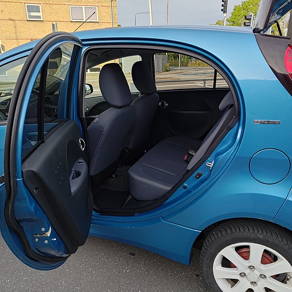 Peugeot Ion 2012 photo 5