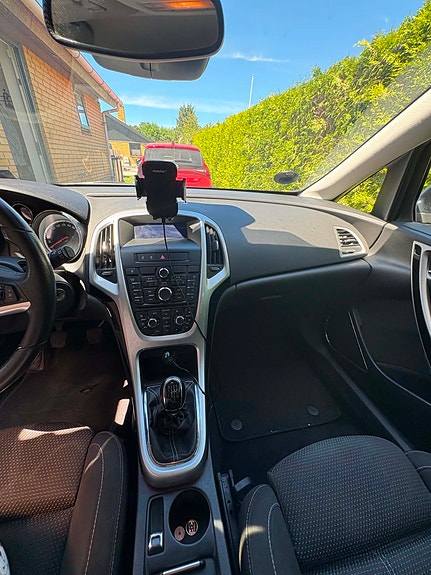 Opel Astra 2012 photo 4