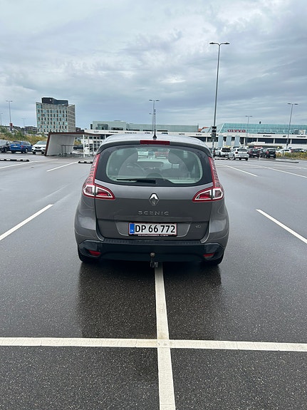 Renault Scenic Iii 2010 photo 2