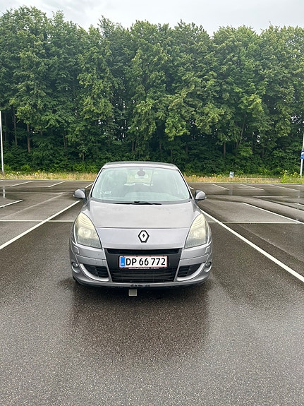 Renault Scenic Iii 2010 photo 4
