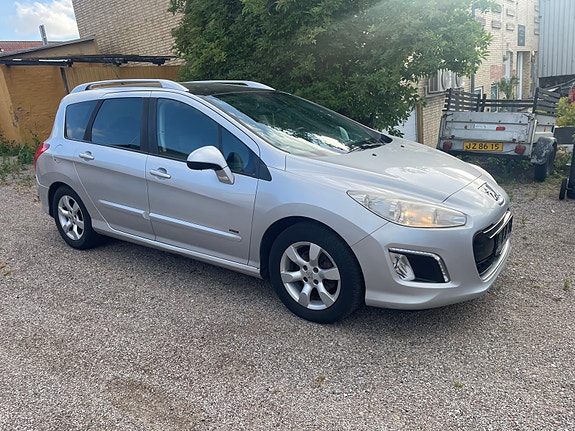 Peugeot 308 2011 photo 3