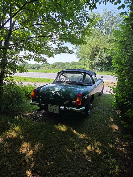 MG B 1971 photo 4