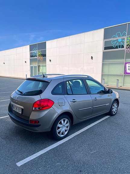 Renault Clio Iii 2012 photo 2