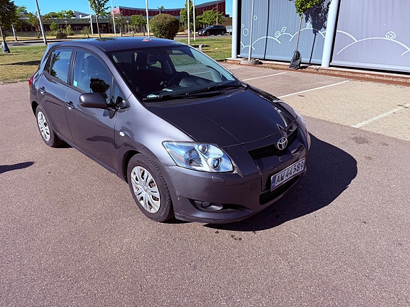 Toyota Auris 2007 photo 2