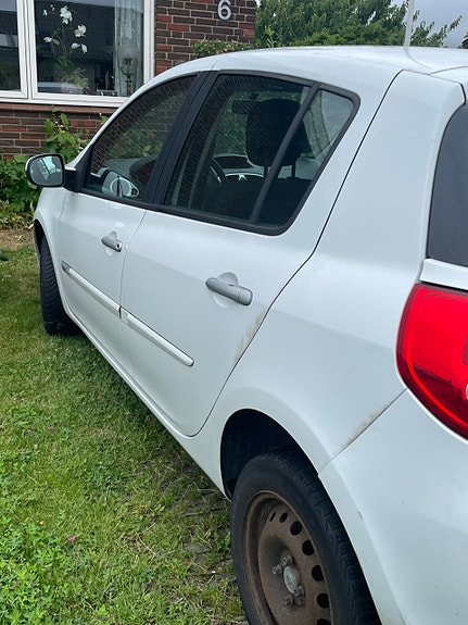 Renault Clio Iii 2011 photo 2