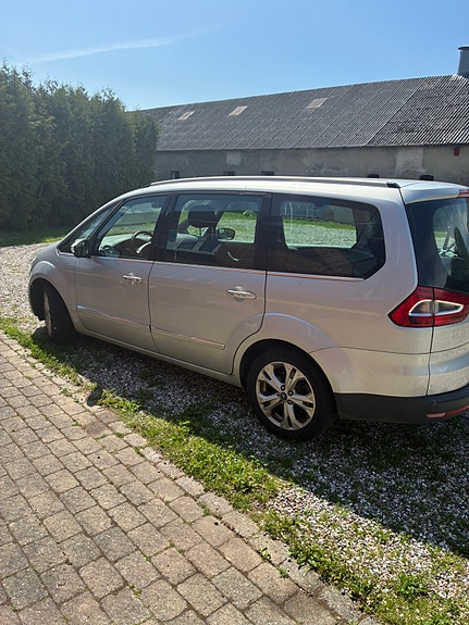 Ford Galaxy 2011 photo 5