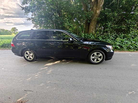 BMW 523I 2009 photo 4