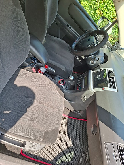Citroen C4 2010 photo 2