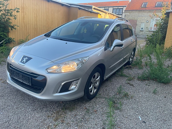 Peugeot 308 2011 photo 3