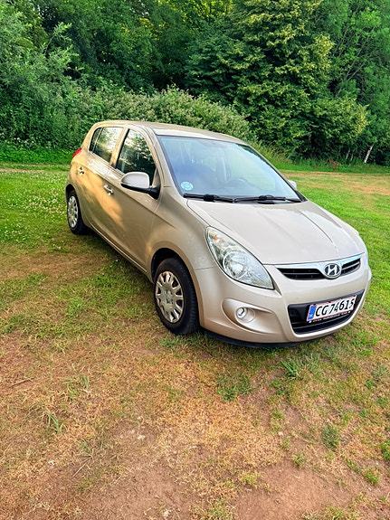 Hyundai I20 2011 photo 2