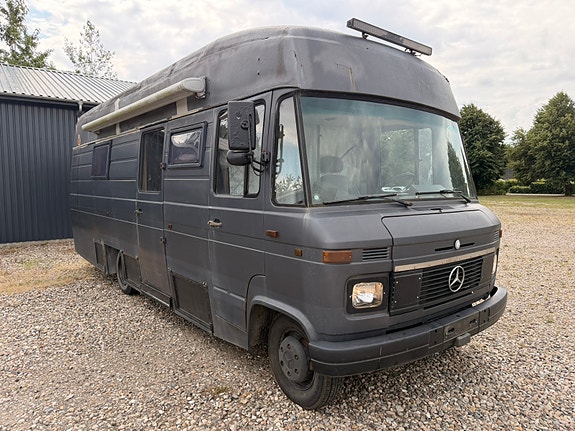 Mercedes Unknown