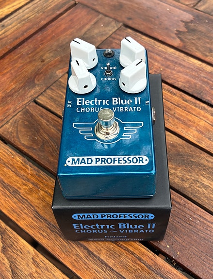 Mad Professor Electric Blue II chorus vibrato guitarpedal | DBA