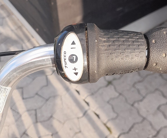 Product image 8 of 9