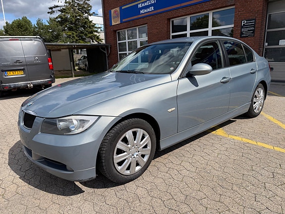 BMW 320i