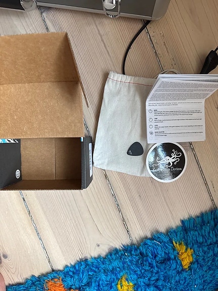 Product image 3 of 3