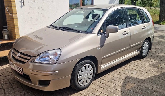 Suzuki Liana