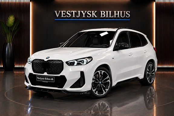 BMW iX1