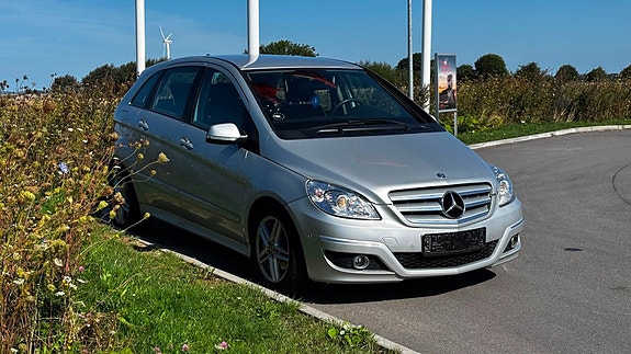 Mercedes B200