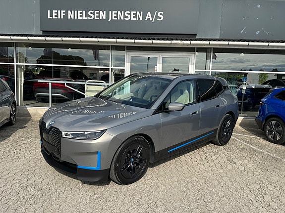 BMW iX