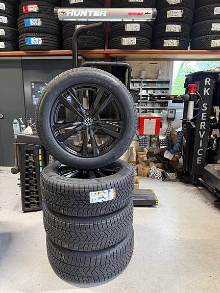 Nye 19” vw id4 alufælge med nye Pirelli vinterdæk