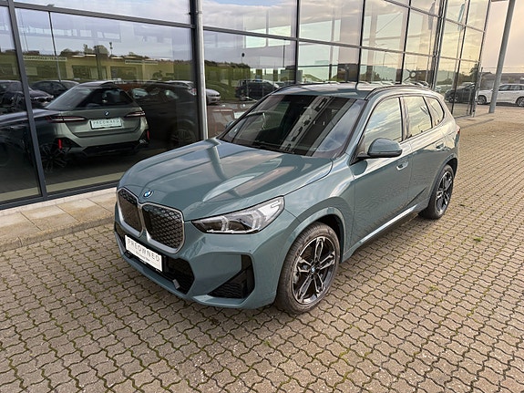 BMW iX1
