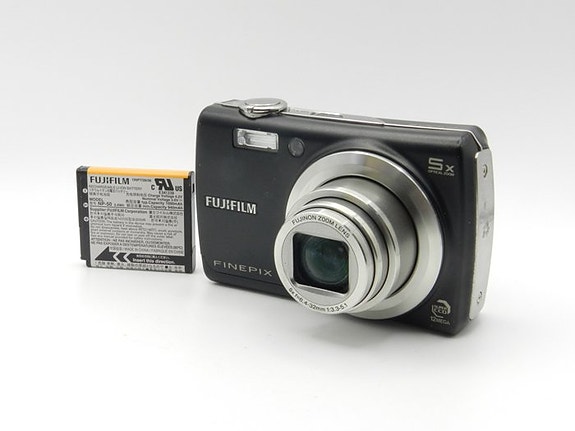 Fuji FinePix F100fd (BLACK) Digitalkamera | DBA