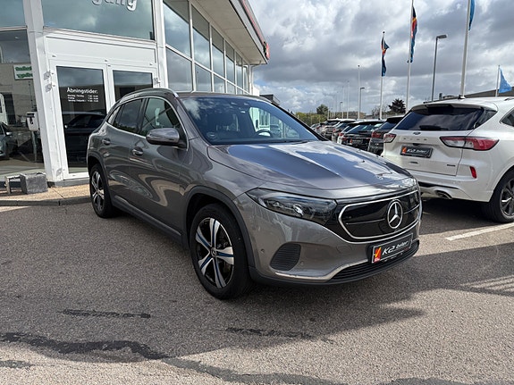 Mercedes EQA250+