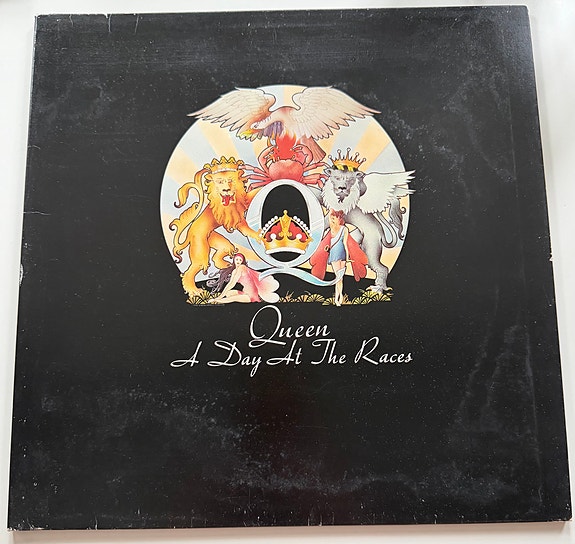 Queen – A Day At The Races – UK 1976 original 1U/1U First pressing