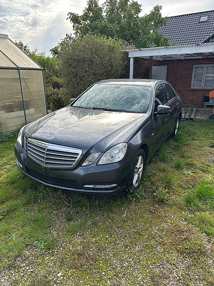 Mercedes E200