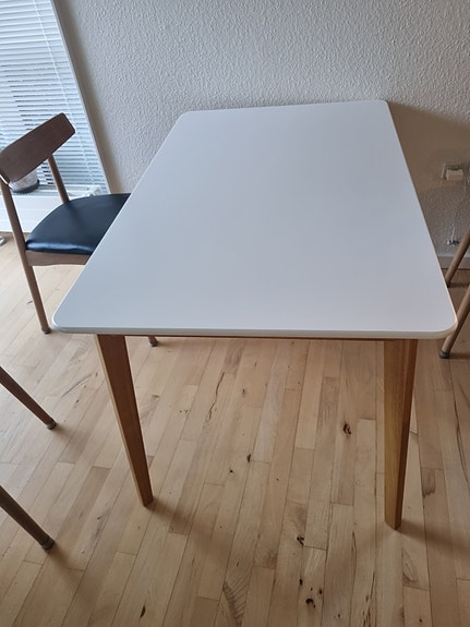 Jysk Jegind spisebord og stole